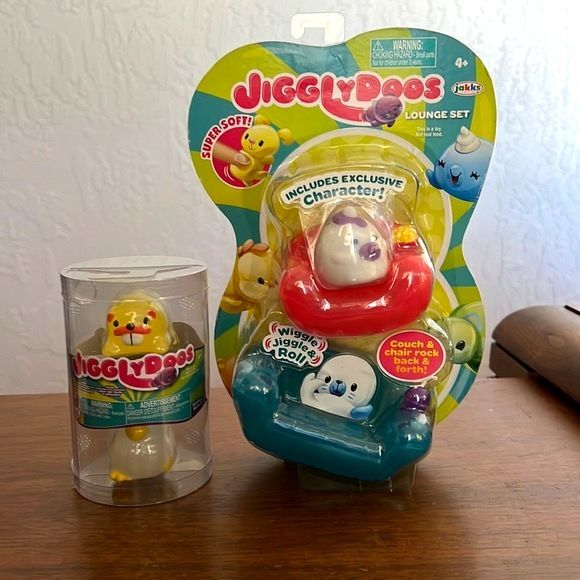 Jigglydoos Lounge Set with two extra Jigglydoos - Picture 1 of 4